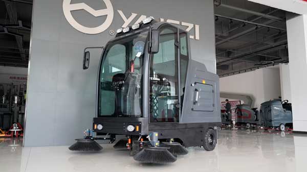 清掃環(huán)衛(wèi)車需要日常維護嗎？有什么作用