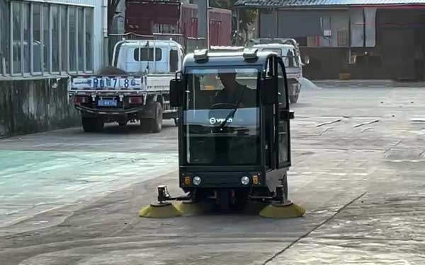 掃地機(jī)工作中斷電是怎么回事？怎么解決？