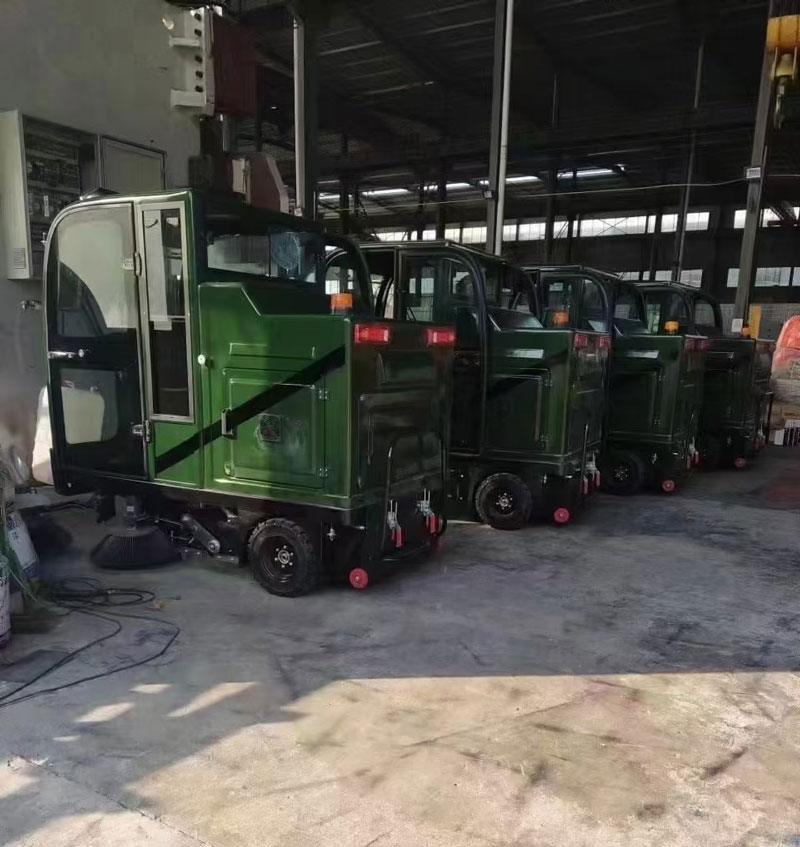 為什么要買(mǎi)駕駛式掃地機(jī)