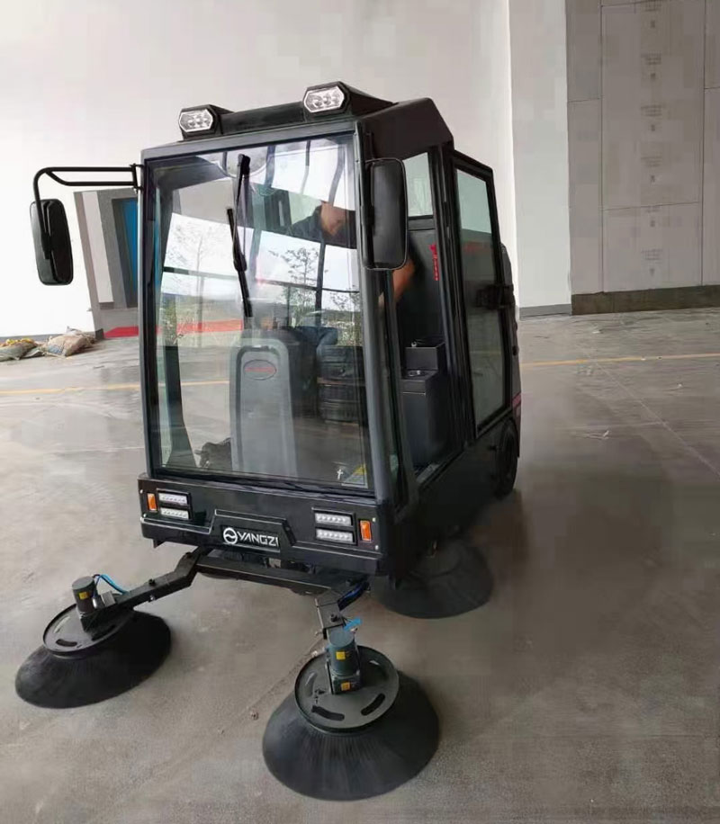 電動(dòng)掃地車在物業(yè)公司使用有哪些優(yōu)勢